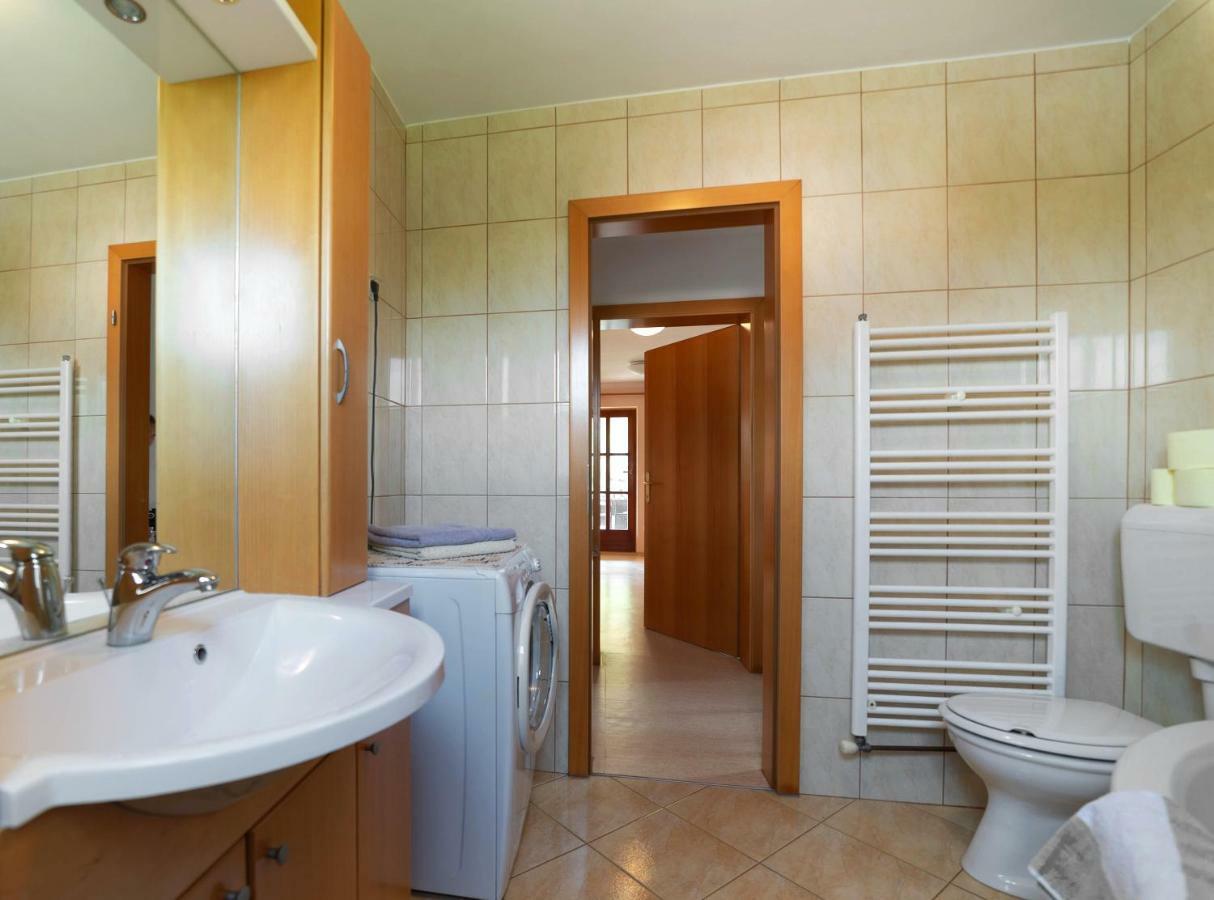 Planinca -Hisa Z Razgledom Apartman Smarje pri Jelsah Kültér fotó